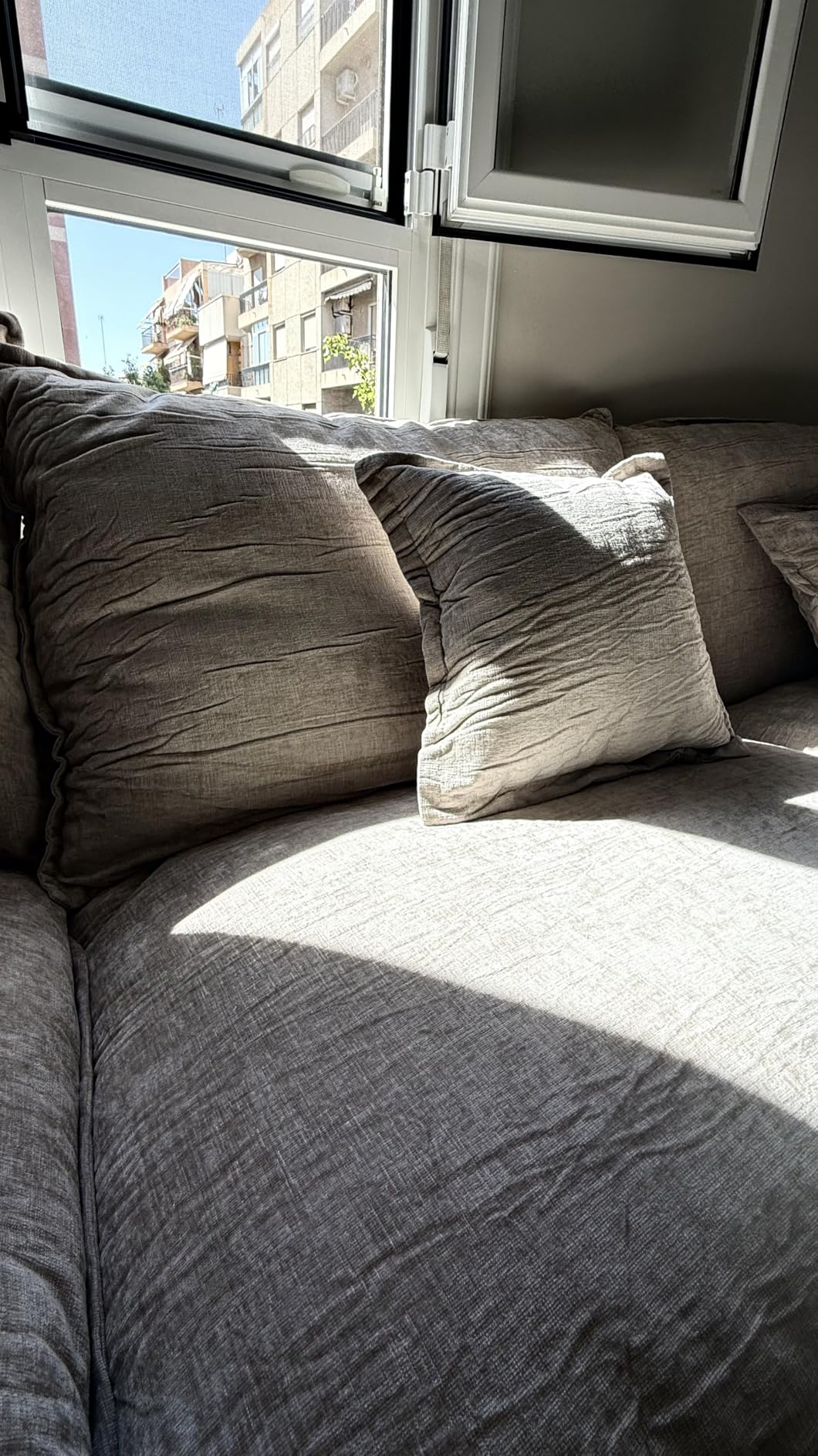 Customer photo of the sofa with cushion detail